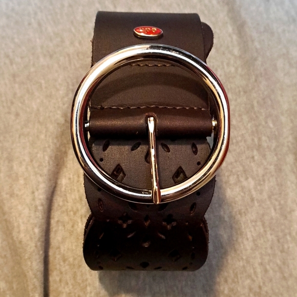 Elegant Brown Leather Belt with Silver Buckle - Picture 1 of 5